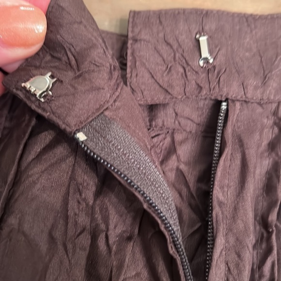 Saks Fifth Avenue S5A tea length crinkle silk skirt. Brown. Size 2 - Picture 6 of 8